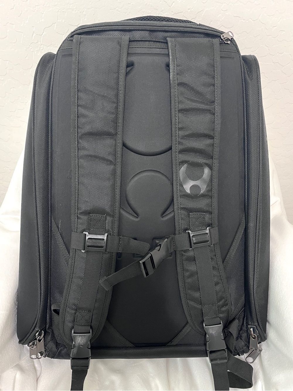 HYLETE Icon Expandable Gym Backpack/Travel Duffel Bag - Stealth Black - Picture 2 of 5